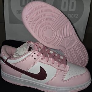 Nike Dunk "Valentine's" Low Sneakers